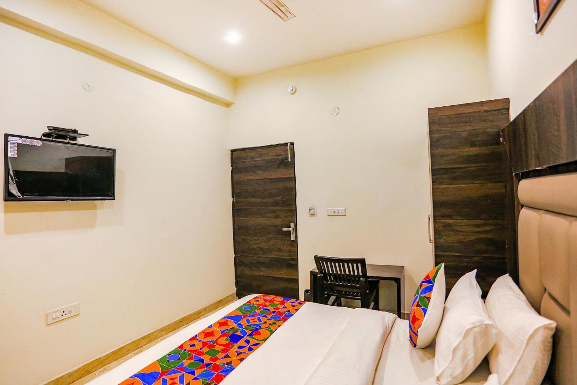 Fabhotel The Kiara Near Igi Delhi Airport Нью-Дели Экстерьер фото