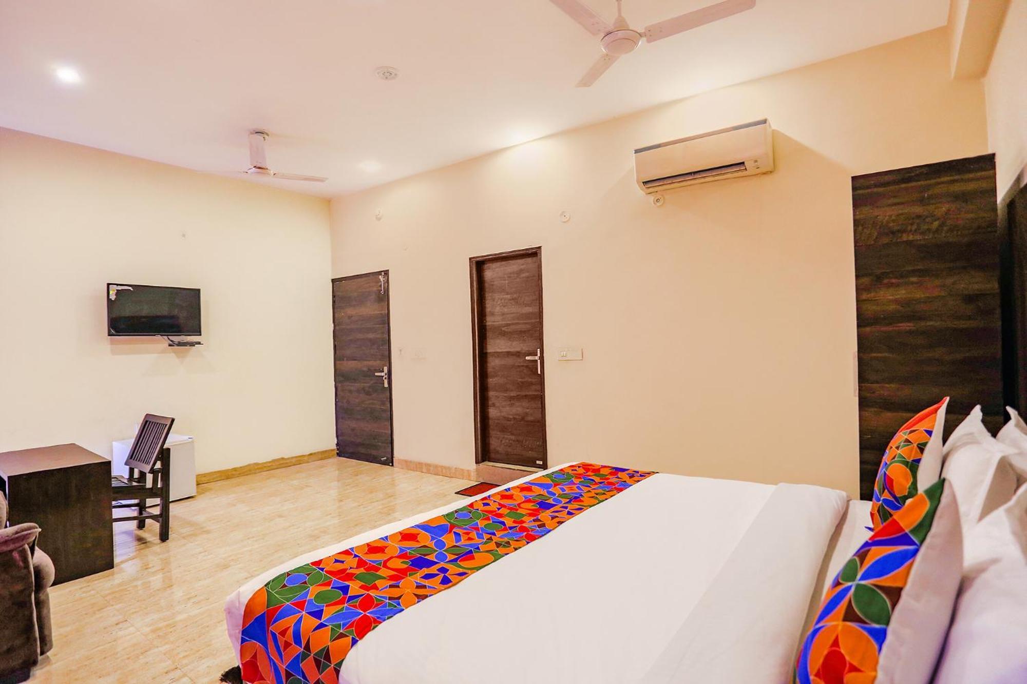 Fabhotel The Kiara Near Igi Delhi Airport Нью-Дели Экстерьер фото