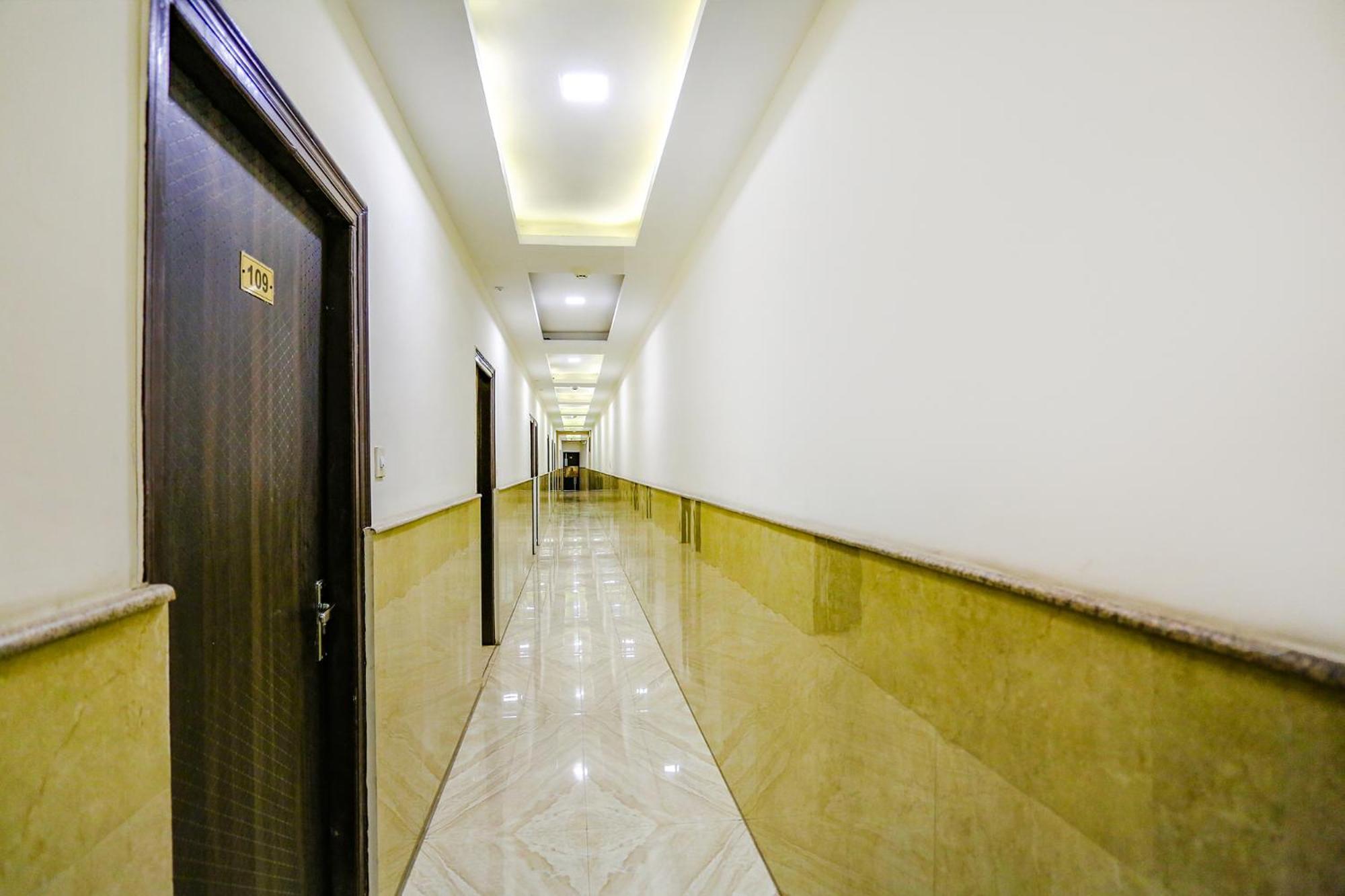 Fabhotel The Kiara Near Igi Delhi Airport Нью-Дели Экстерьер фото