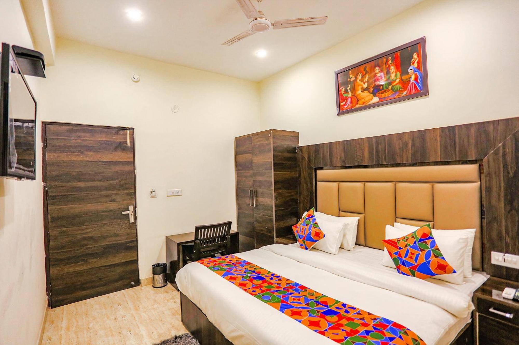 Fabhotel The Kiara Near Igi Delhi Airport Нью-Дели Экстерьер фото