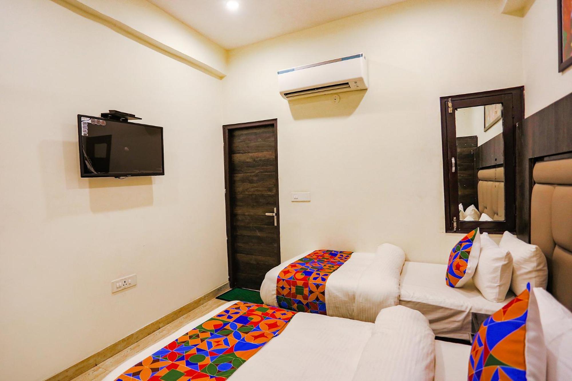 Fabhotel The Kiara Near Igi Delhi Airport Нью-Дели Экстерьер фото